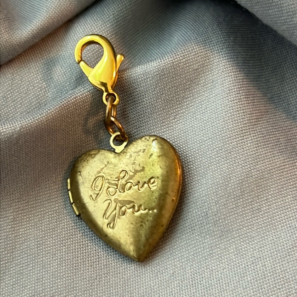 {A n t h r o} Heart Bag Shoes Charm purse charm Anthropologie